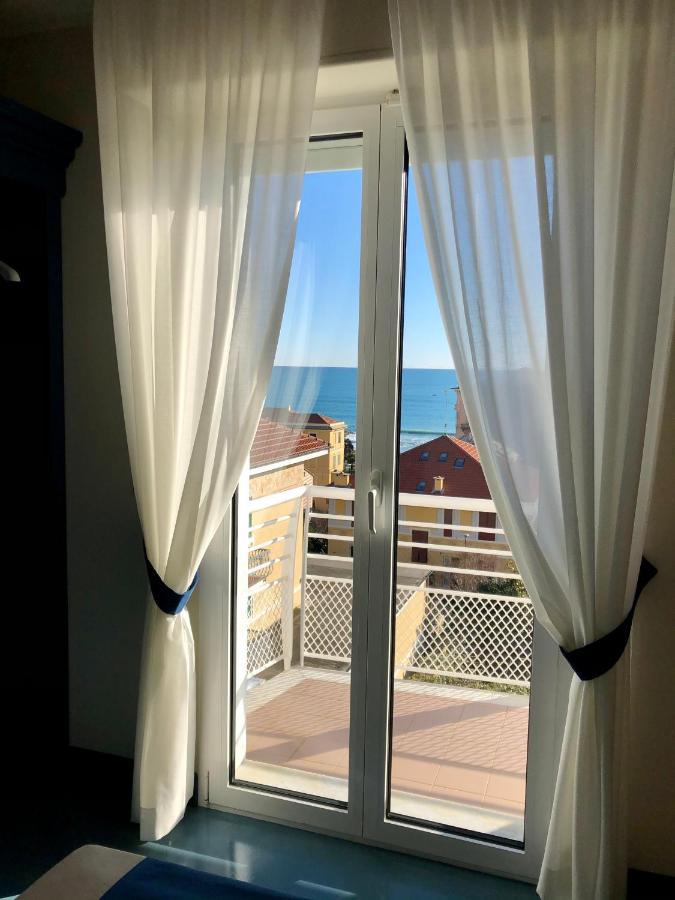 Mh Hotel Varazze Buitenkant foto