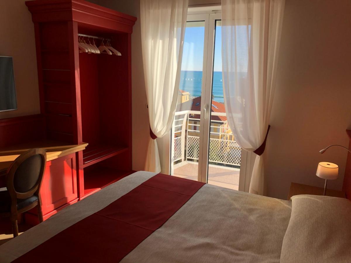 Mh Hotel Varazze Buitenkant foto
