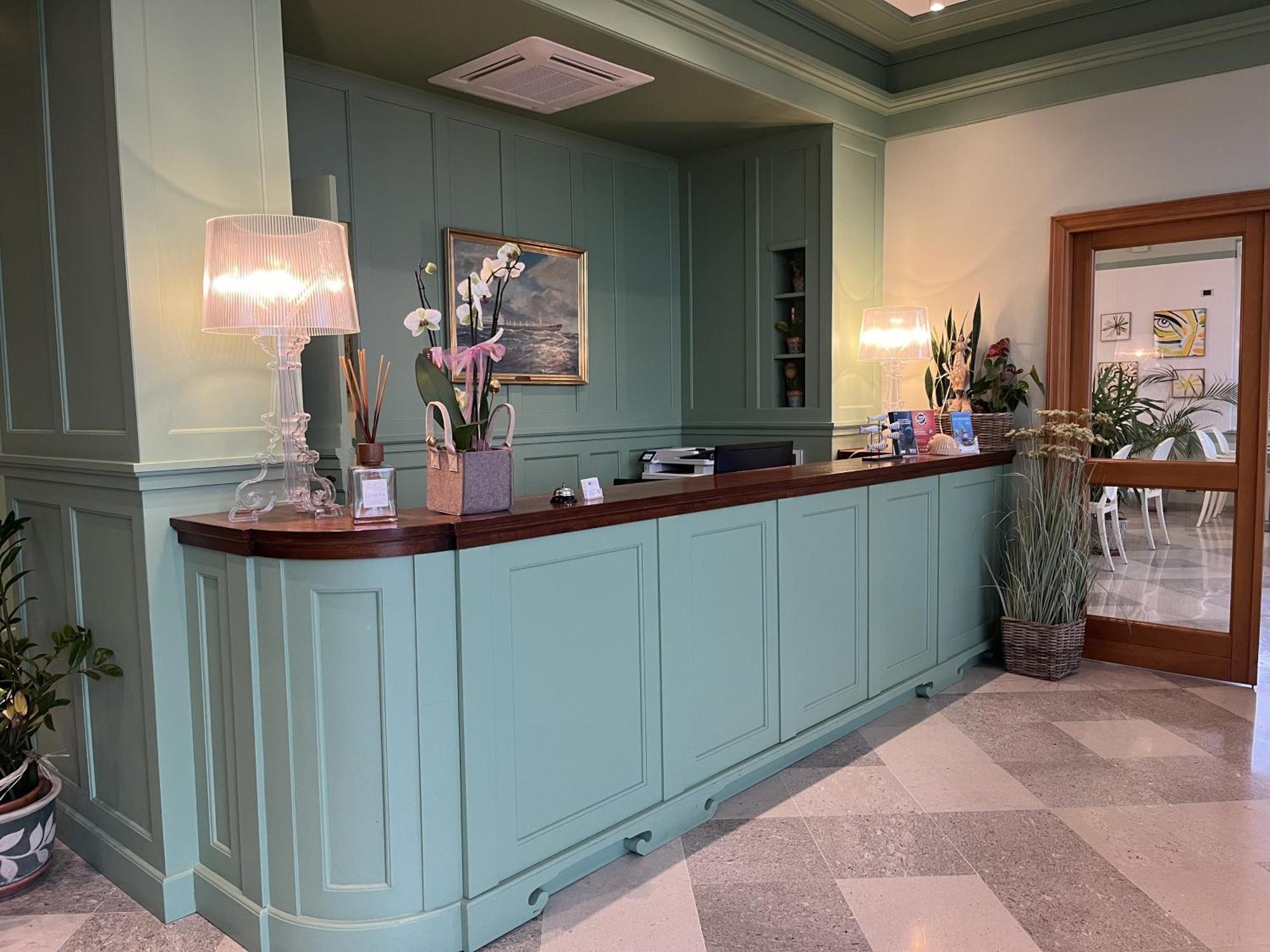 Mh Hotel Varazze Buitenkant foto
